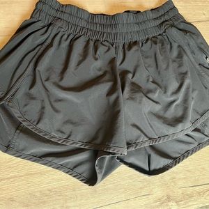 Lululemon track that shorts size 10